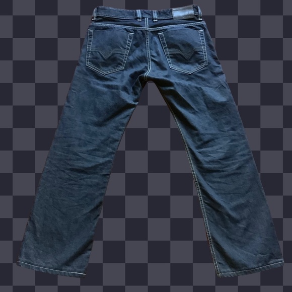 DIESEL Viker-R-Box Straight Cut Denim Jeans - Picture 6 of 7